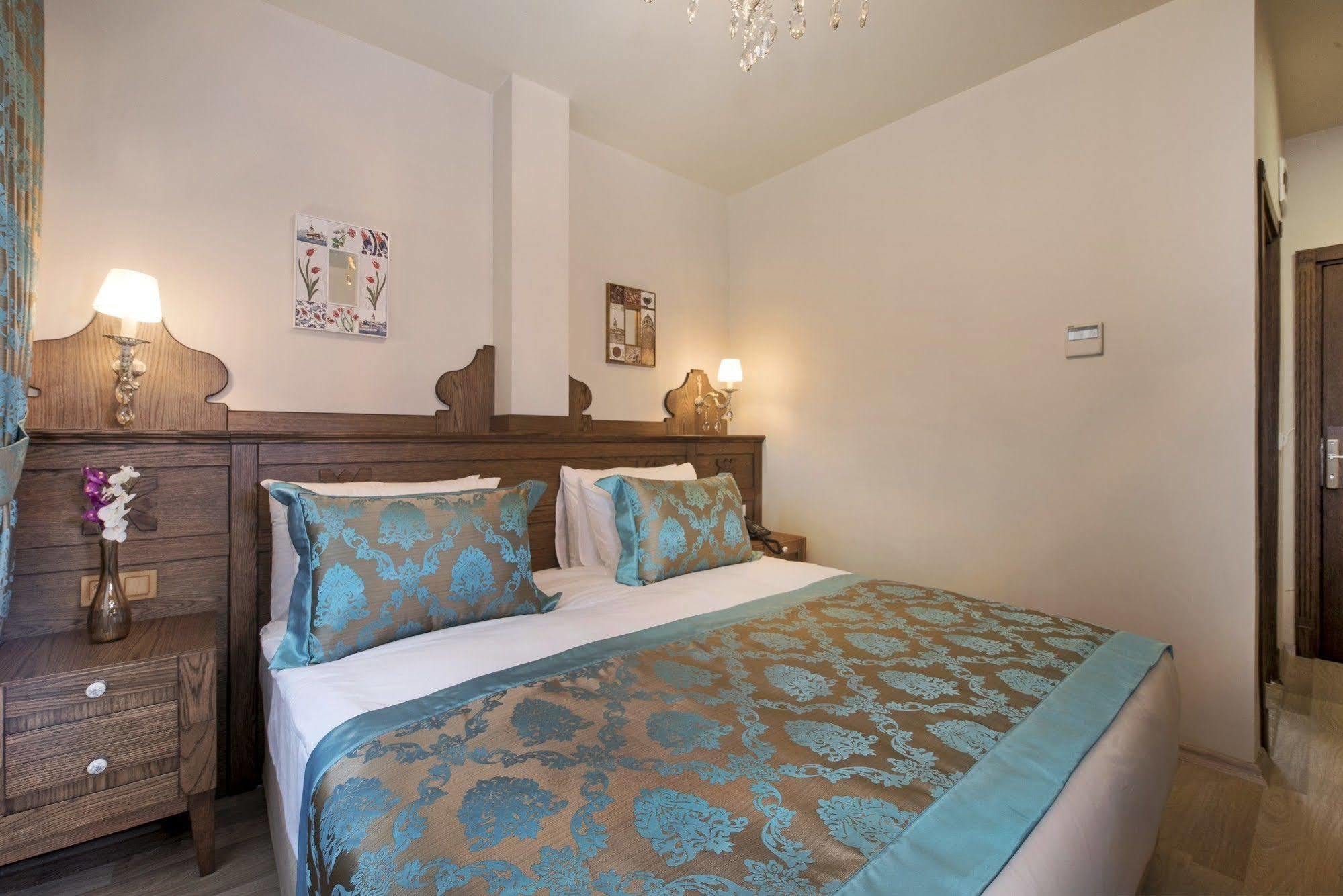 Perapolis Hotel Istanbul Bagian luar foto